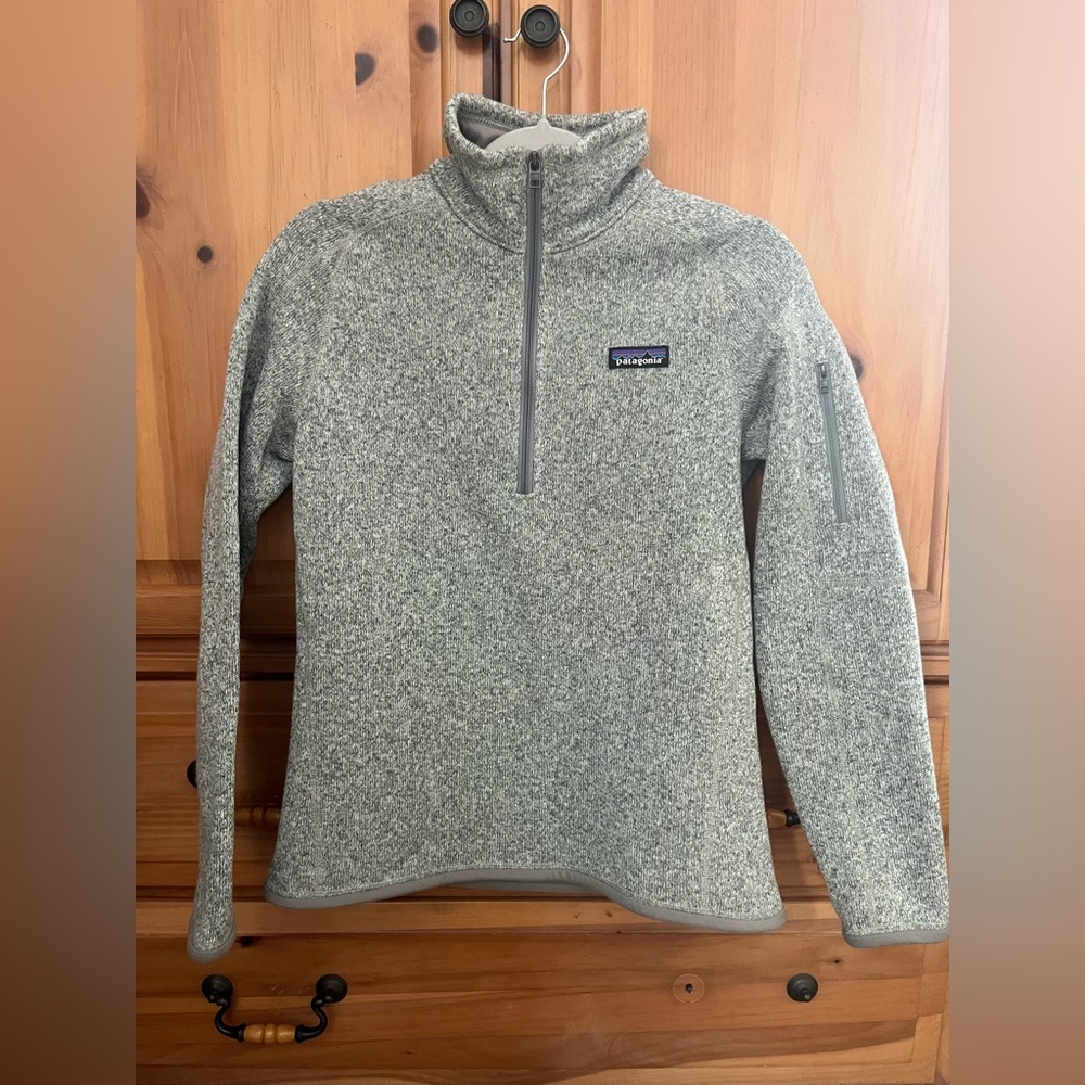 Patagonia woman’s Better Sweater 1/4 fleece zip birch white size small